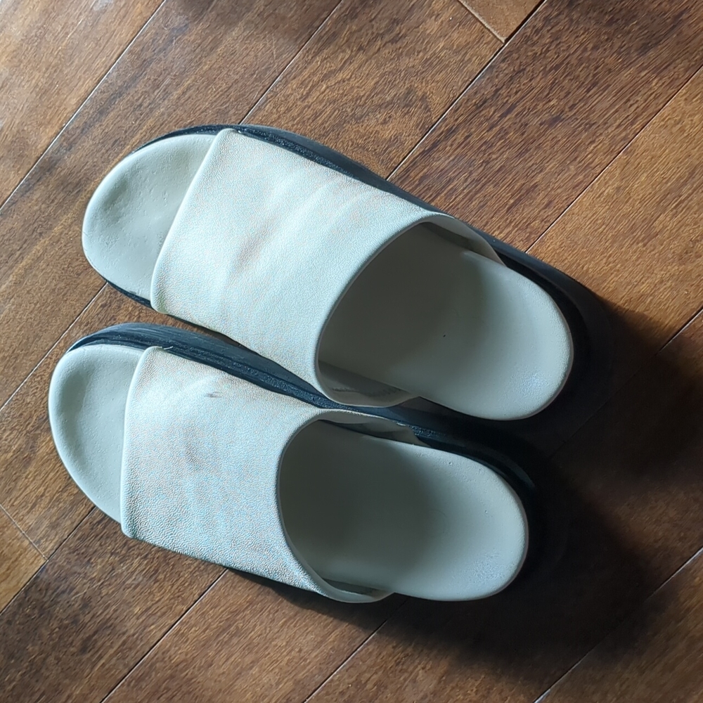 COS Sandal Size 37